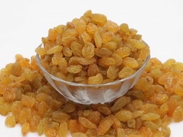 تصویر 2 از قیمت خرید کشمش طلایی کاشمر + فروش ویژه