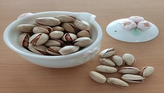تصویر 1 از قیمت پسته احمد آقایی شور با کیفیت ارزان + خرید عمده