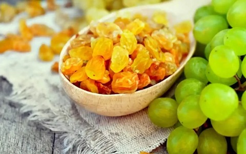 فروش کشمش طلایی کاشمری + قیمت خرید به صرفه