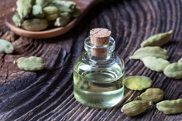 تصویر 1 از خرید و قیمت عرق هل اصل + فروش عمده