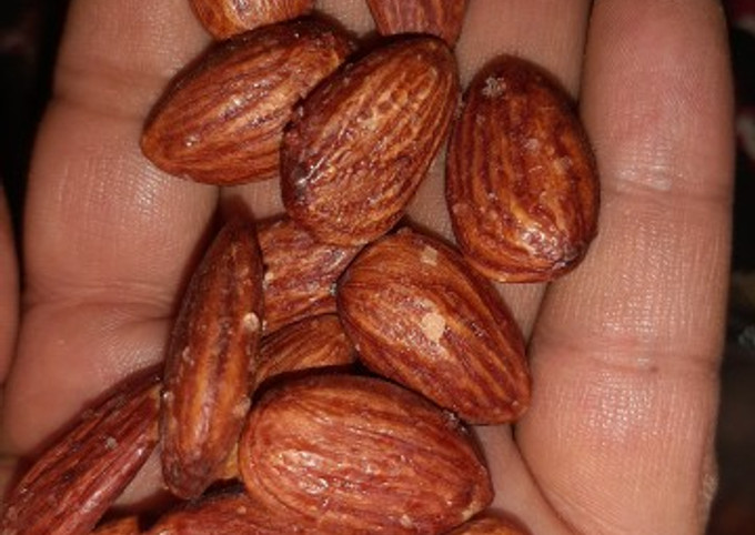 تصویر 1 از خرید مغز بادام شور ایرانی + قیمت فروش استثنایی