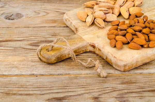 تصویر 5 از خرید بادام منقا ایرانی + قیمت فروش استثنایی