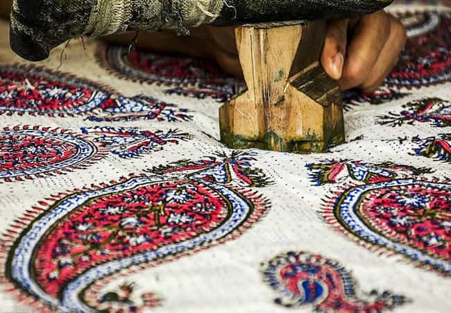 خرید رومیزی قلم زنی اصفهان + قیمت فروش استثنایی