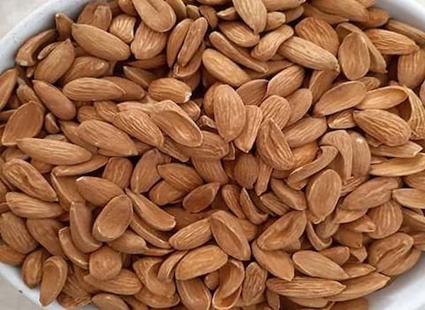 مغز بادام شور درختی ممتاز برای استفاده در آجیل شب یلدا
