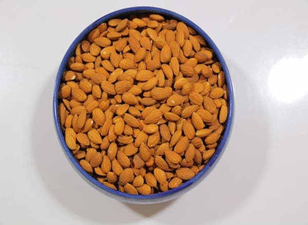 تصویر 2 از فروش مغز بادام مامایی عمده + قیمت خرید به صرفه