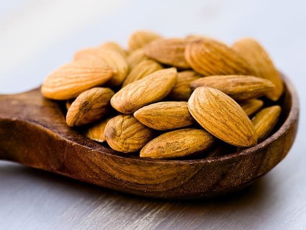 تصویر 3 از قیمت مغز بادام محلی + خرید باور نکردنی