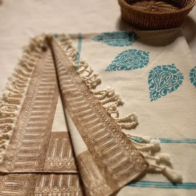 خرید و قیمت رومیزی پارچه ای سنتی + فروش عمده
