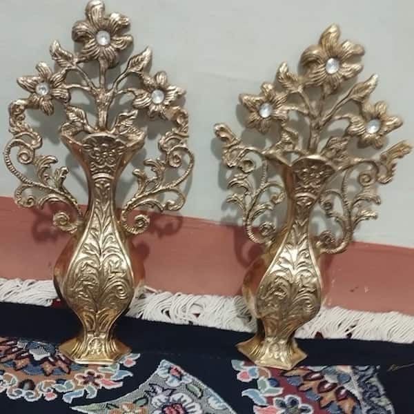 تصویر 3 از قیمت گلدان دیواری برنزی + خرید باور نکردنی