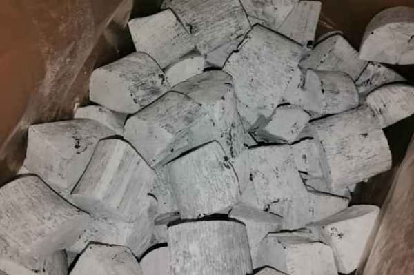 تصویر 1 از قیمت زغال پسته سفید با خرید باور نکردنی