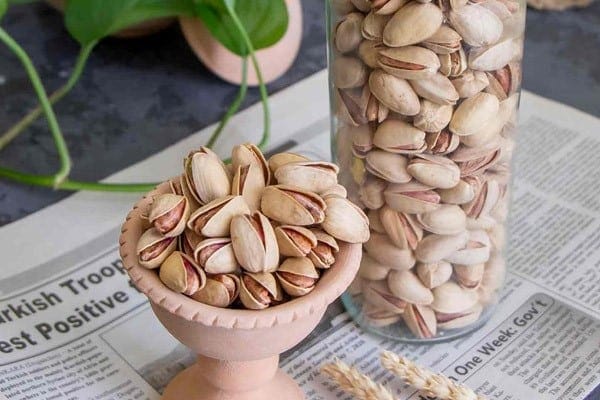 پسته احمد آقایی طلایی انتخاب اول ذائقه ایرانی