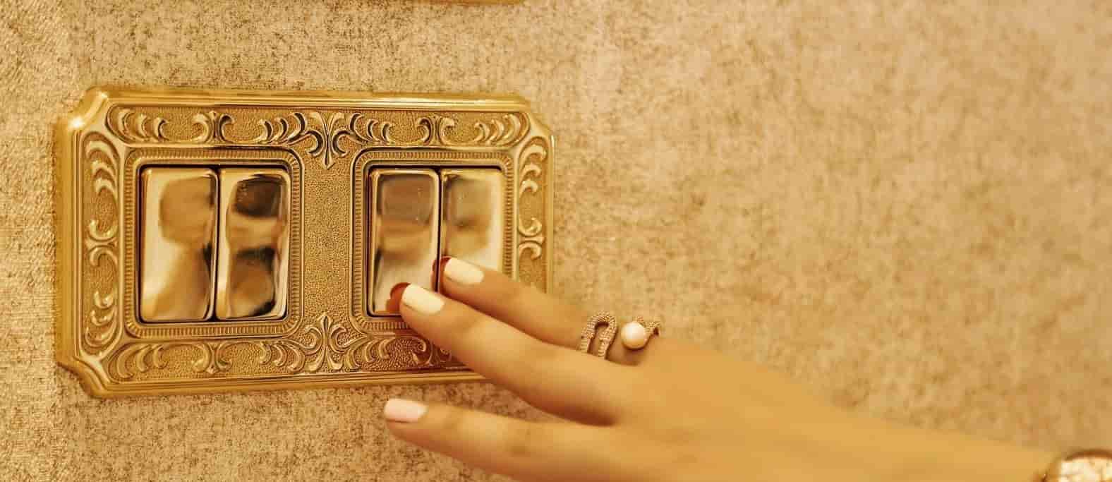 تصویر 4 از خرید و قیمت پریز برق طلایی + فروش عمده