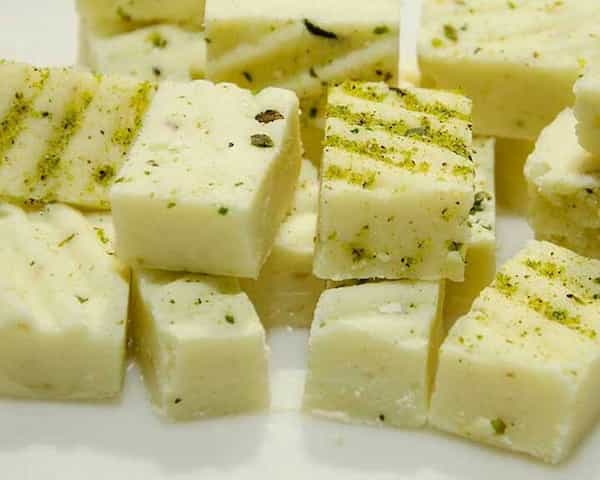 تصویر 2 از بستنی خشک سفید گرانولی فریزدراید