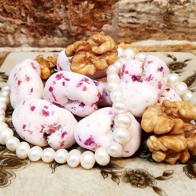 تصویر 4 از قیمت خرید نقل گردویی گل محمدی + فروش ویژه