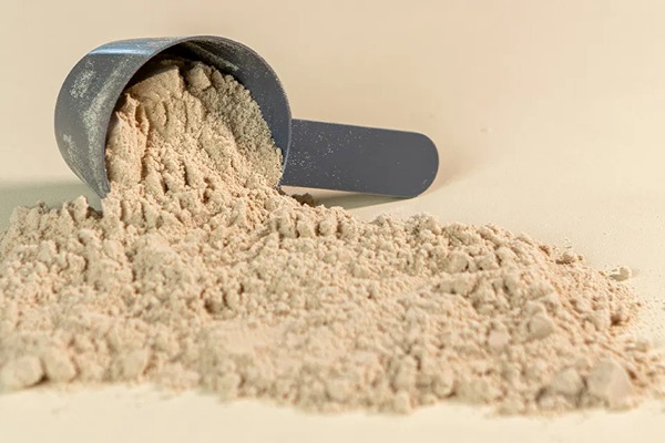 تصویر 3 از قیمت خرید ساشه وی پگاه ۳۳ گرمی، طعم موزی یا توت‌فرنگی + فروش ویژه