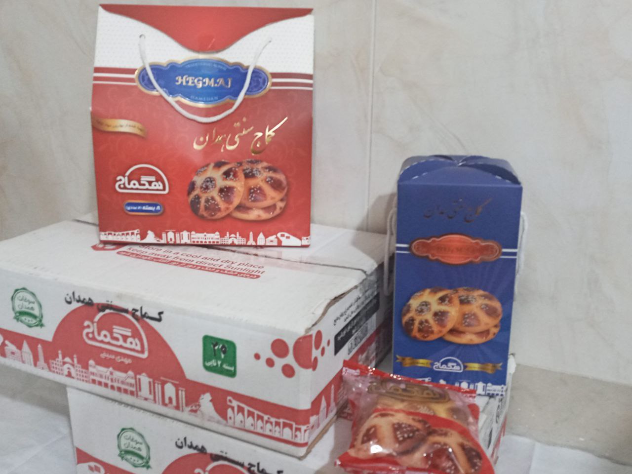 تصویر 3 از قیمت خرید نان کماج کنجدی همدان با فروش عمده