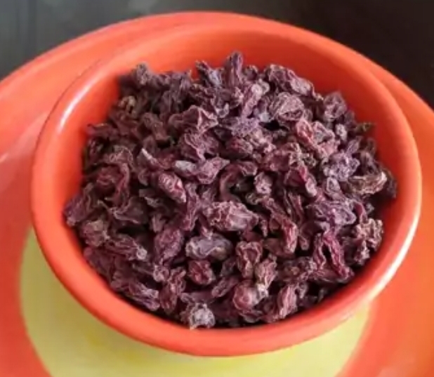 غوره خشک بدون هسته