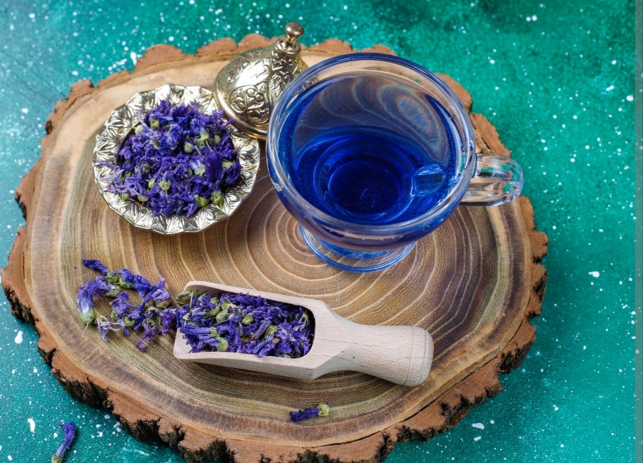 تصویر 1 از خرید و قیمت عرق گل گاوزبان و سنبل الطیب برای بهبود خواب