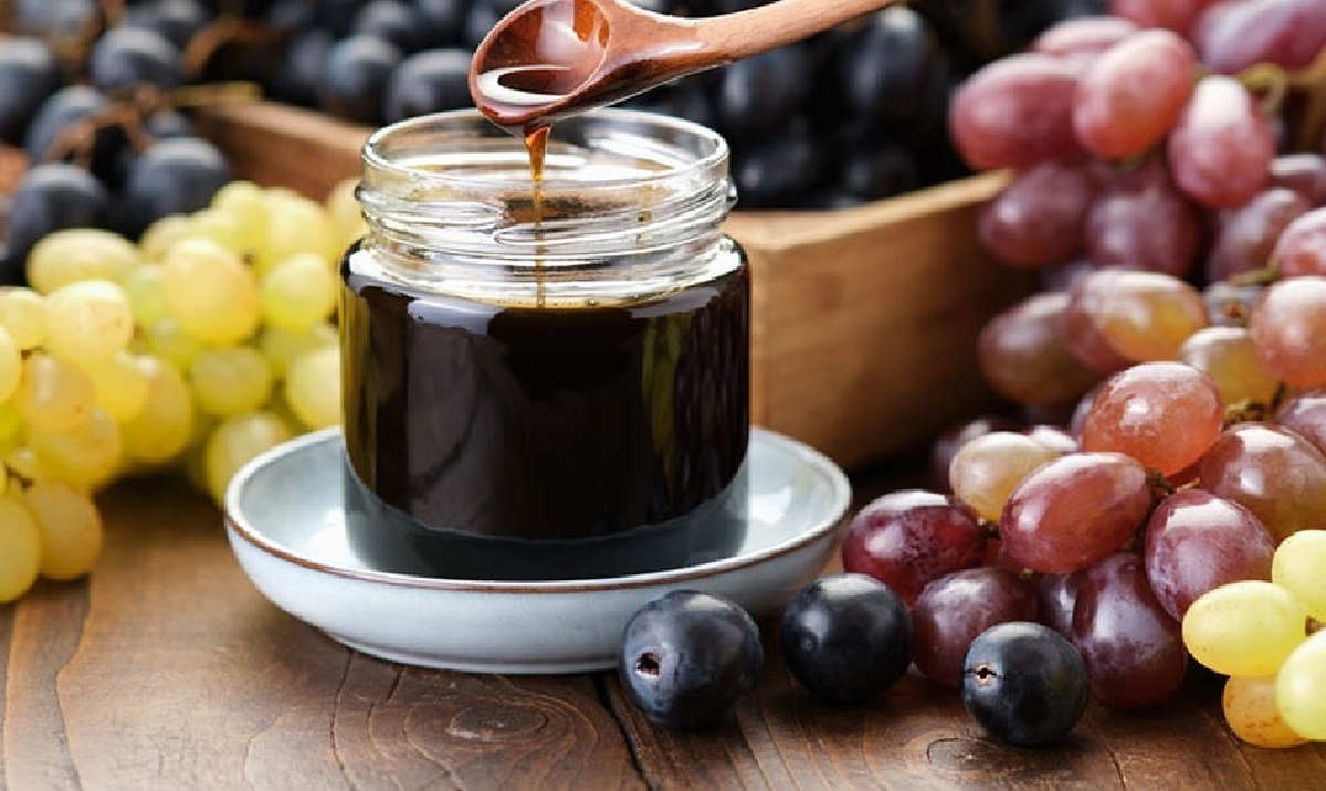 تصویر 1 از فروش عمده شیره انگور + مفید برای کم خونی