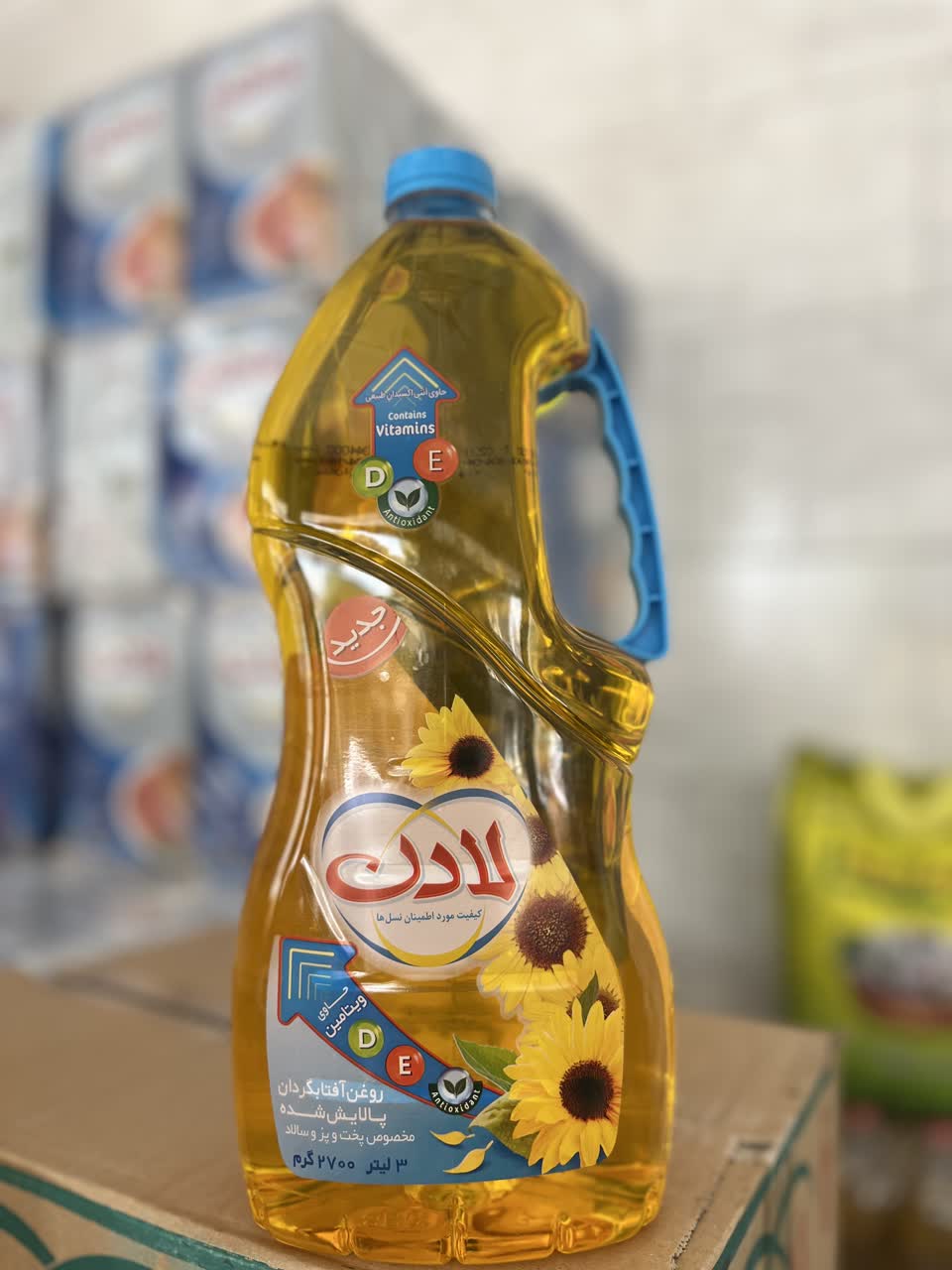قیمت خرید روغن آفتابگردان ۲.۷ لیتری لادن + عمده
