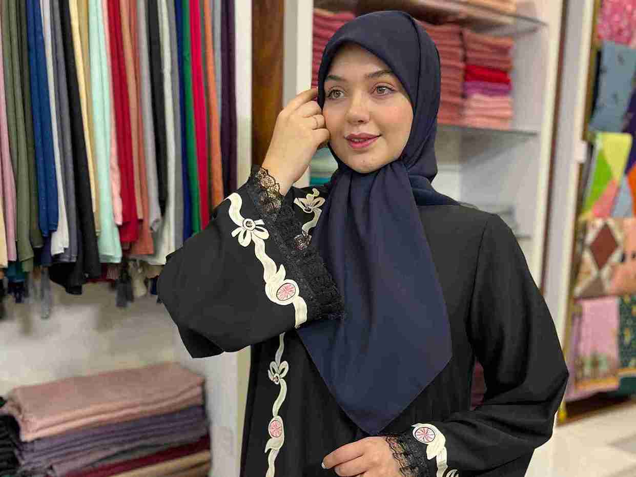 تصویر 2 از قیمت خرید روسری حریر قواره کوچک + فروش ویژه