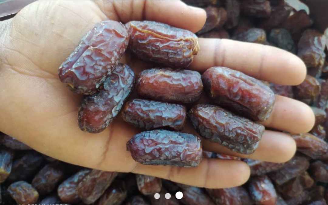 خرما پیارم زرد با بسته‌ بندی بهداشتی