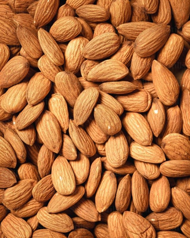 تصویر 1 از قیمت استثنایی بادام مامایی + فروش عمده
