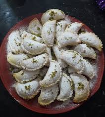 خرید شیرینی قطاب پسته ای + قیمت فروش استثنایی