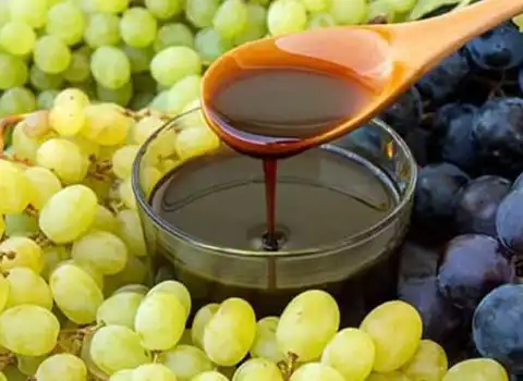 شیره انگور صبحانه با طعمی خوشمزه و مناسب برای تغذیه سالم در صبح