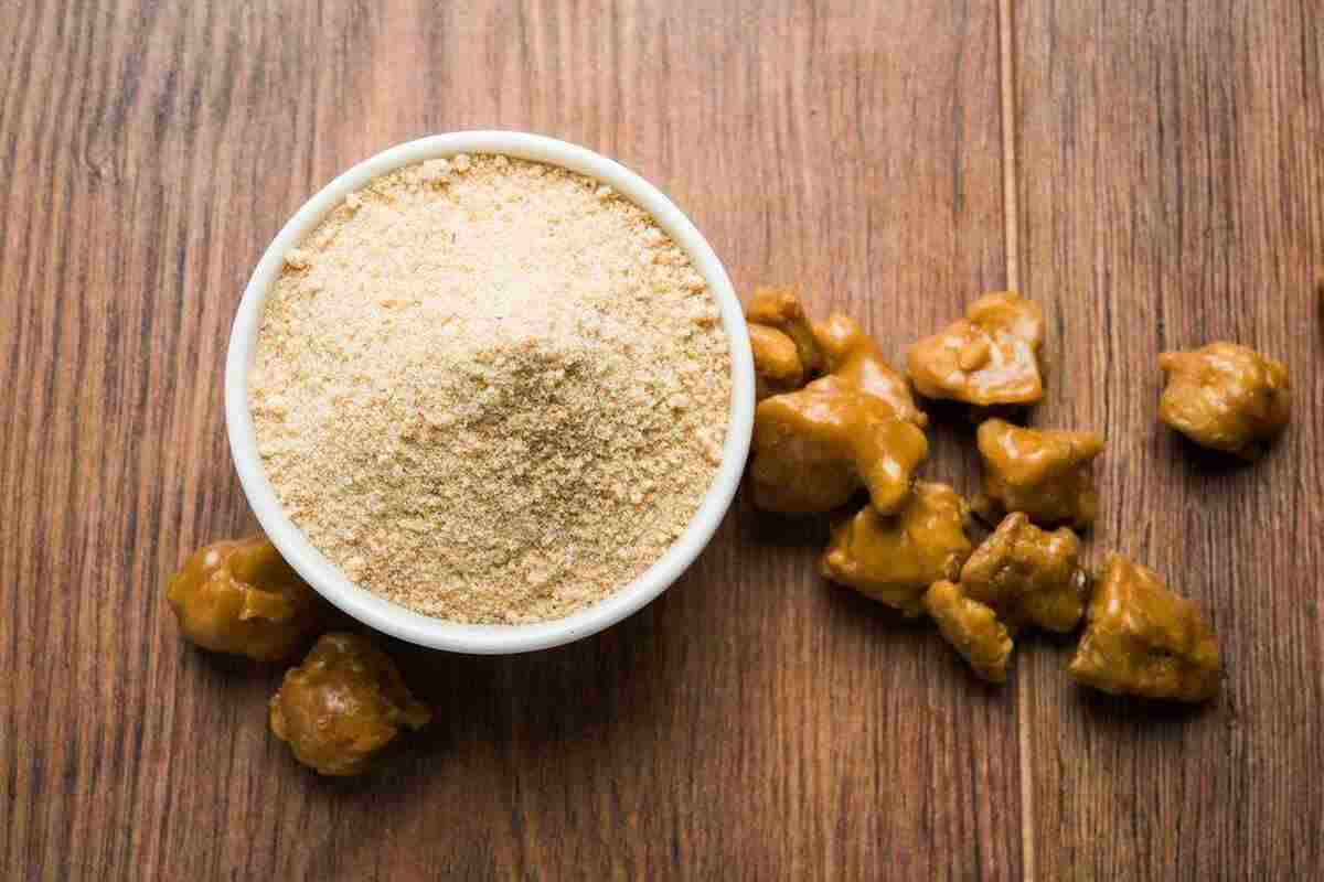 خواص دارویی آنغوزه + قیمت خرید