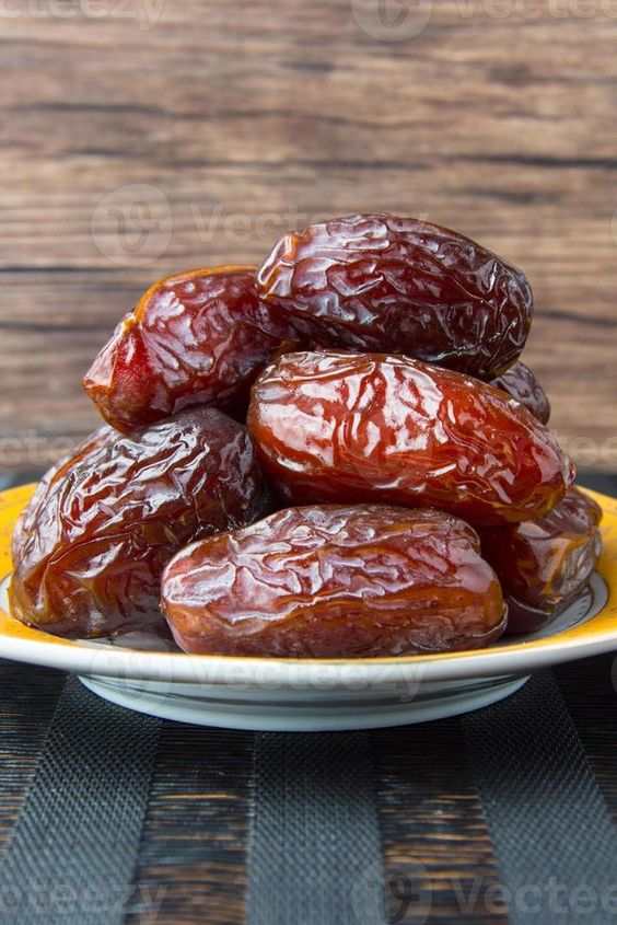 تصویر 1 از فروش عمده خرما مجول صادراتی + قیمت مناسب برای خریداران عمده