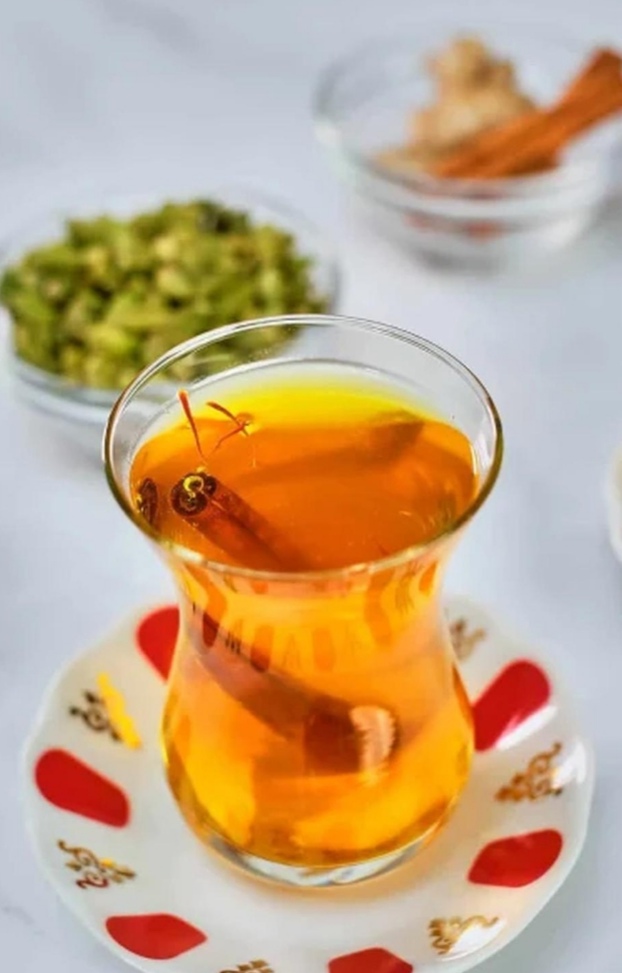 تصویر 1 از فروش عمده با ارزان ترین قیمت عرق معجون چای زعفرانی