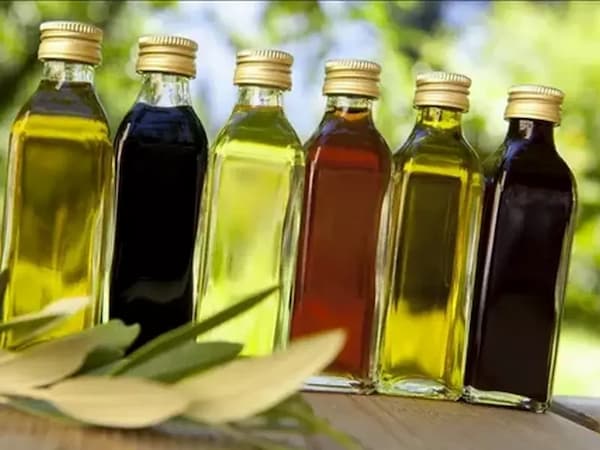 تصویر 1 از روغن زیتون اصل رودبار با کیفیت عالی