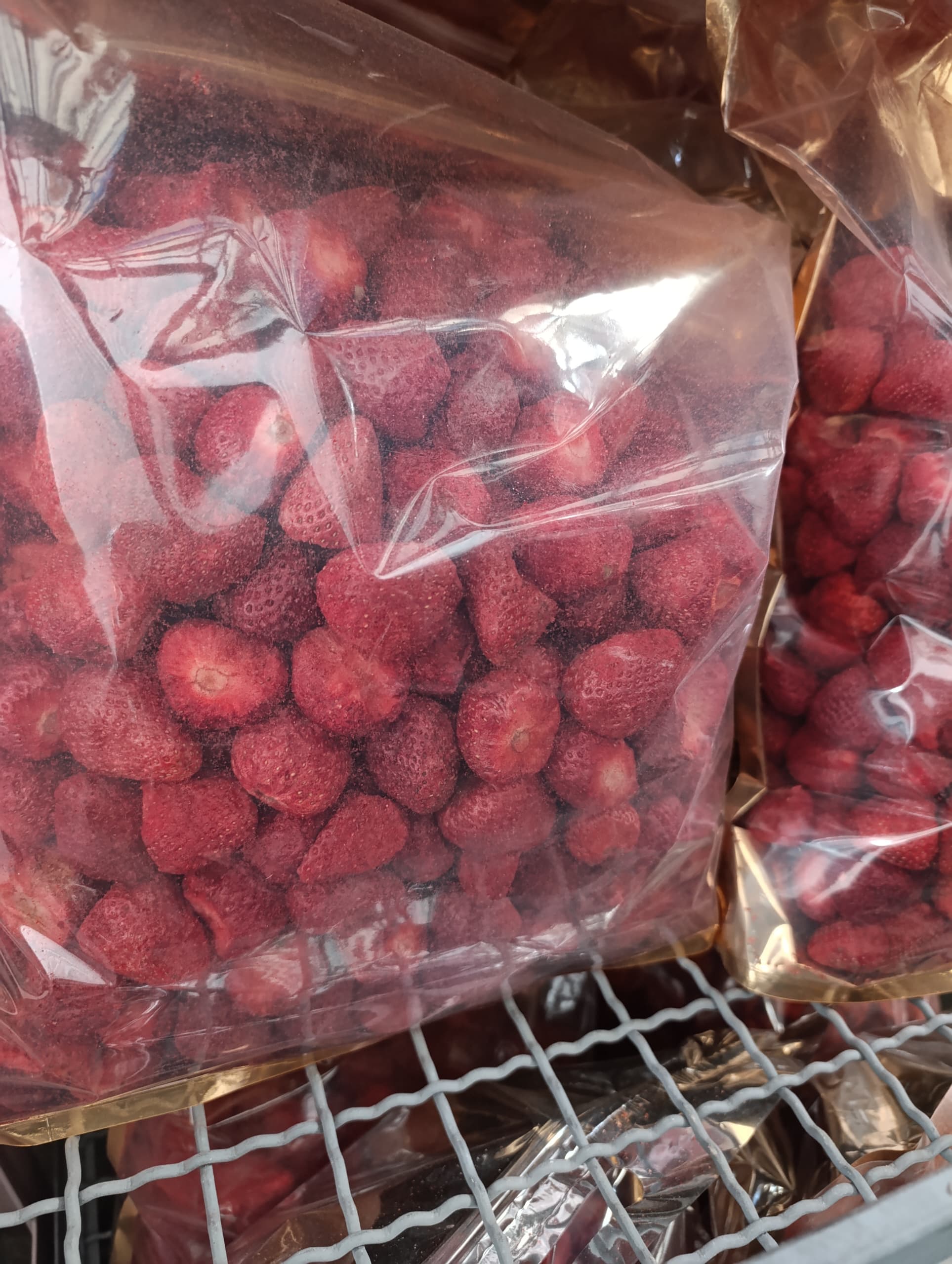 تصویر 3 از خرید عمده توت فرنگی خشک انجمادی + کیفیت درجه 1