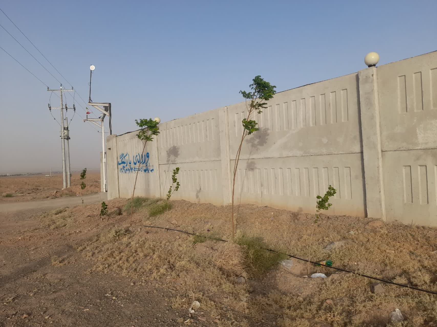 تصویر 1 از قیمت دیوار بتنی پیش ساخته محوطه