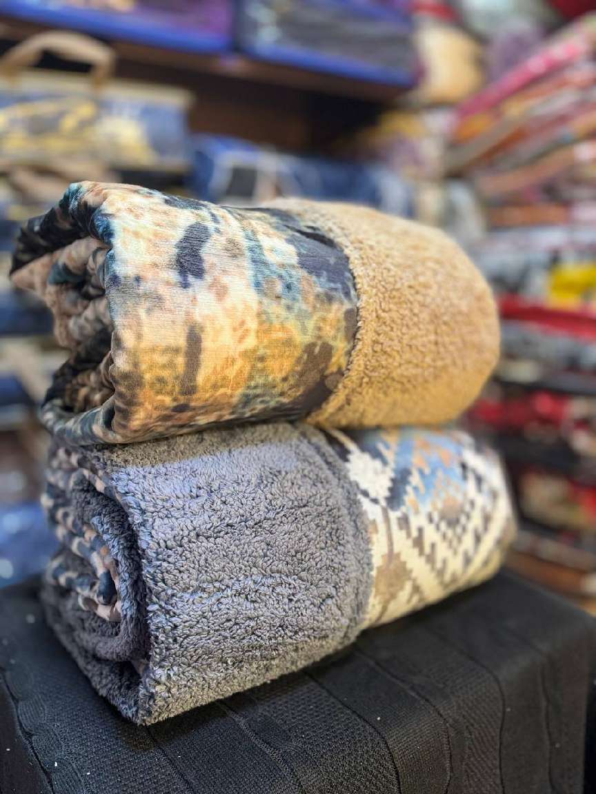 تصویر 2 از خرید ارزان و باور نکردنی و باکیفیت پتوی پشت گوسفندي شان دشيپ بسیار ضخيم تک نفره + عمده