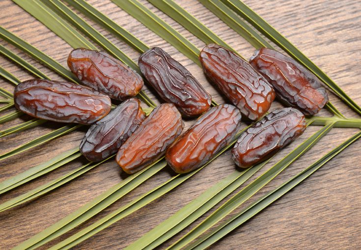 تصویر 1 از فروش خرما پیارم عسلی درجه یک + قیمت رقابتی