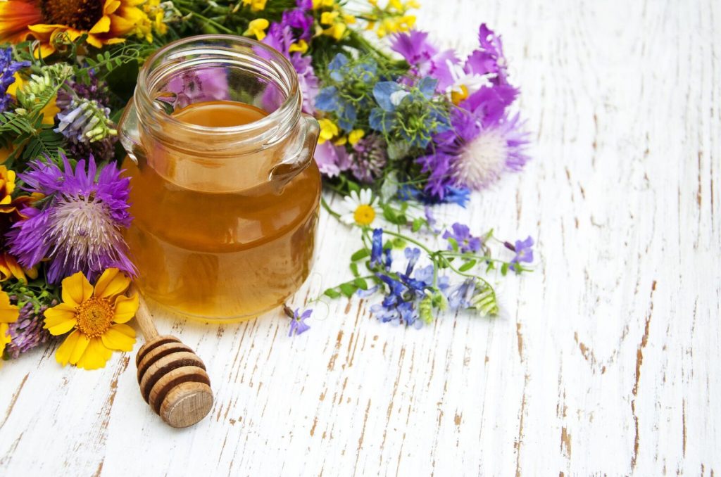 تصویر 1 از قیمت عسل چند گیاه طبیعی شیشه 410 گرمی + فروش عمده