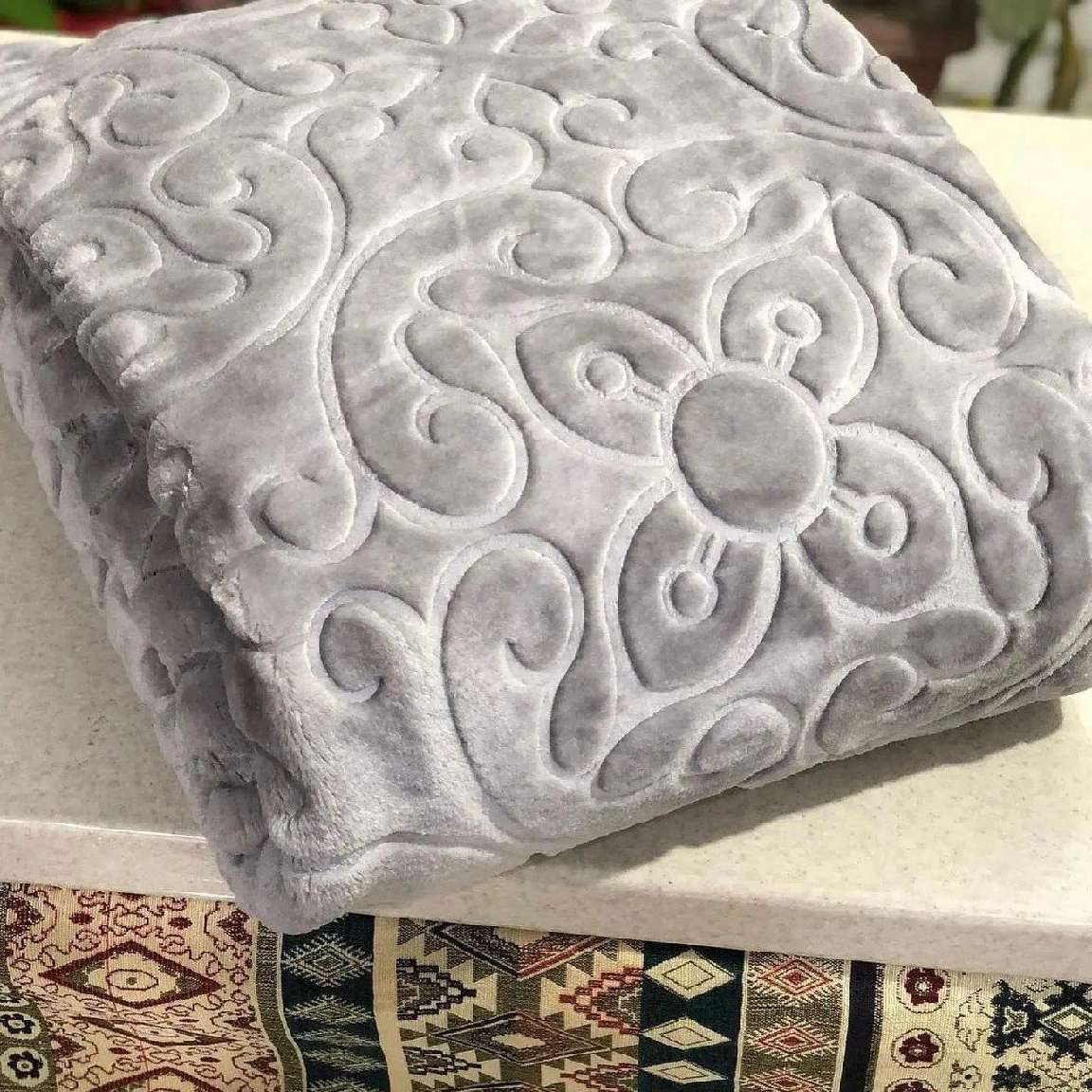 تصویر 3 از پخش عمده و قیمت ارزان و با کیفیت پتو دو نفره گلبافت ابعاد 240 × 220  تک رنگ