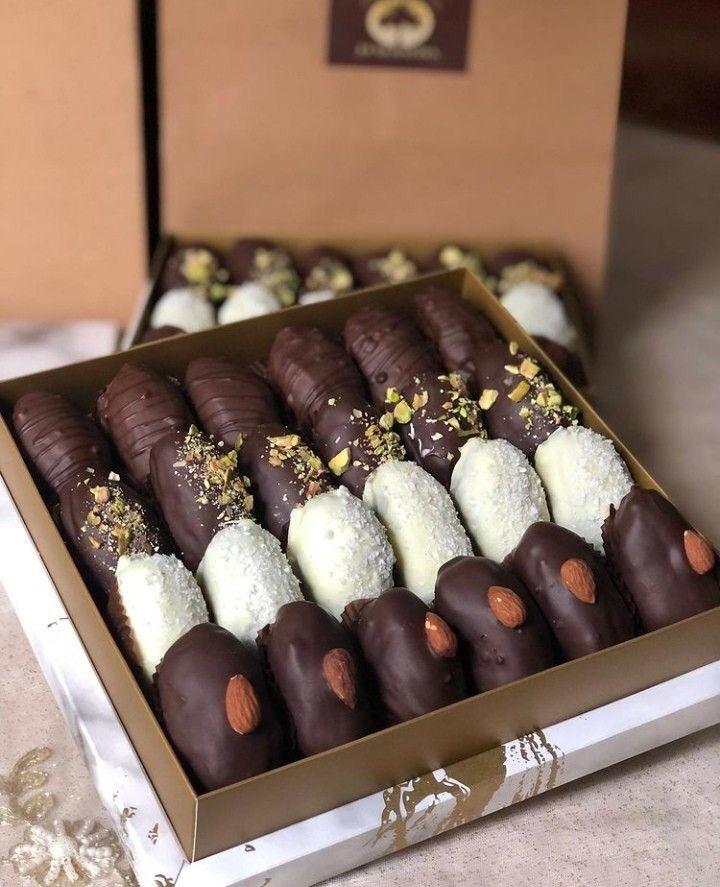 تصویر 1 از خرما شكلاتي با مغز بادام