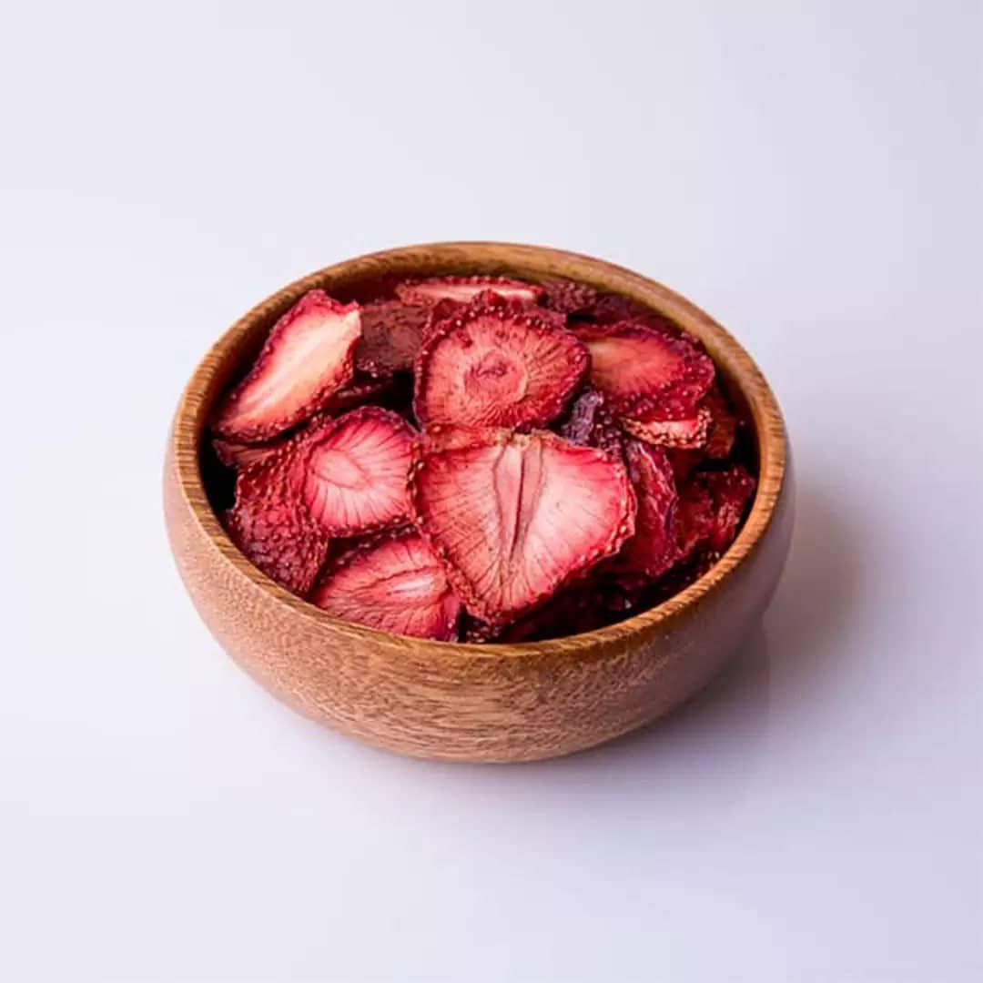 خرید ویژه توت‌ فرنگی خشک درجه یک + با قیمت استثنایی