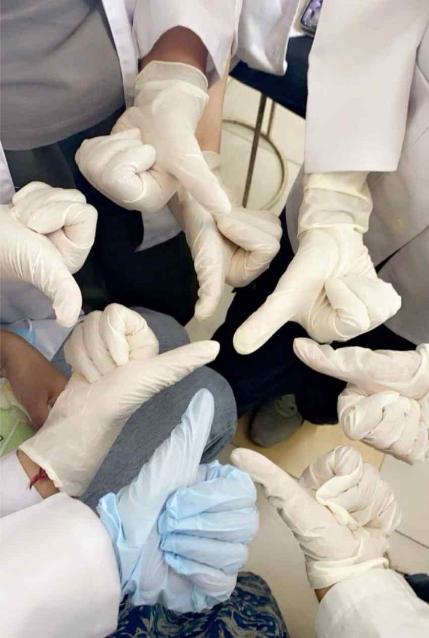 تصویر 5 از خرید و فروش دستکش لاتکس رنگ سفید و شیری + فروش عمده