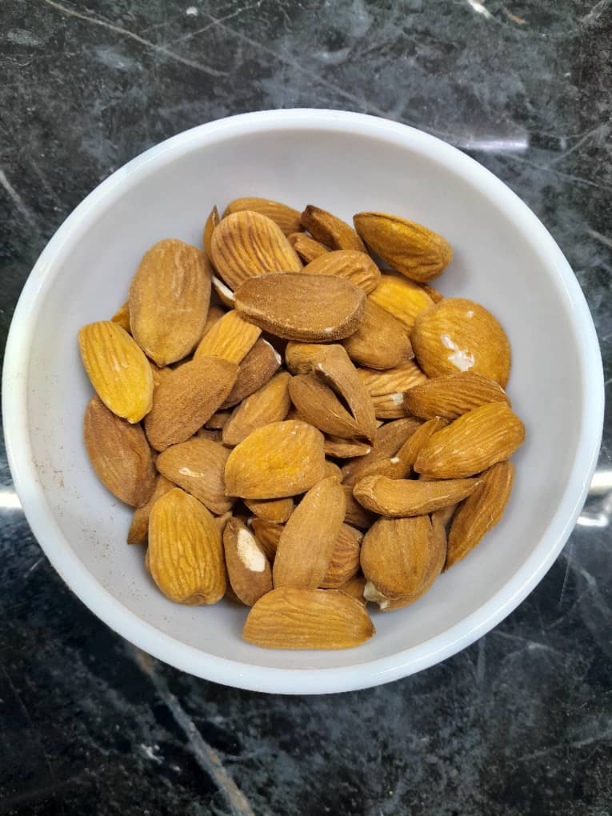 تصویر 2 از فروش عمده بادام ایرانی درجه یک مناسب برای صادرات