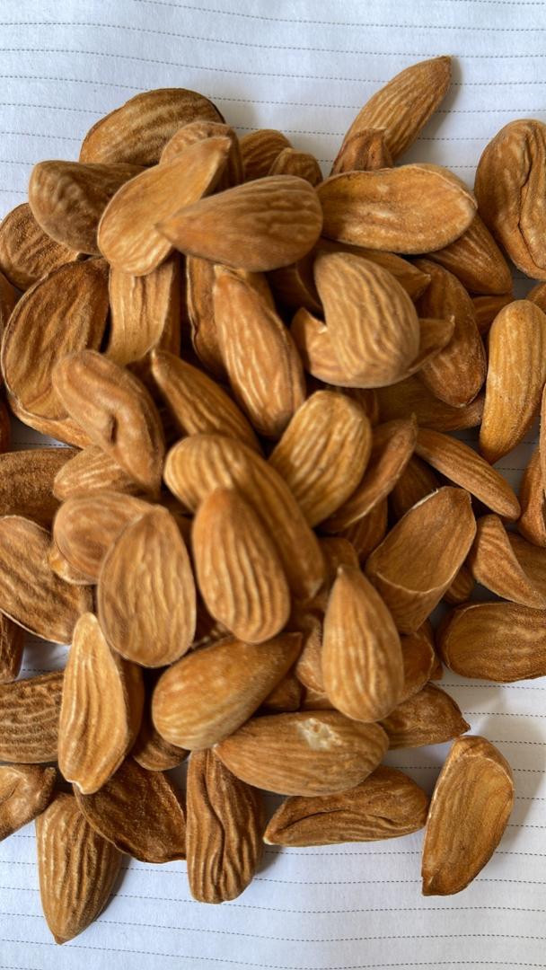 تصویر 1 از فروش عمده بادام ایرانی درجه یک مناسب برای صادرات