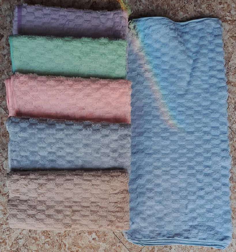 تصویر 1 از خرید حوله استخری سایز 70 × 140 جنس پولیشی
