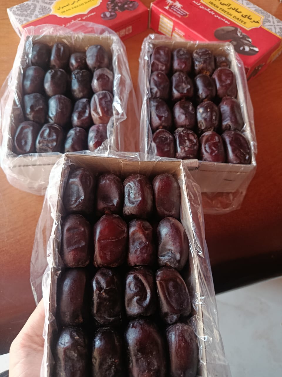 تصویر 3 از خرید عمده خرمای مضافتی برای فروشگاه‌ها و عمده‌فروش‌ها