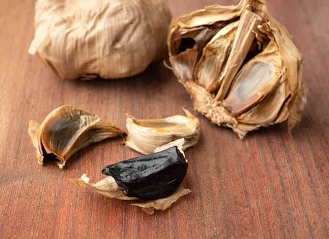 تصویر 2 از قیمت خرید سیر سیاه تخمیری صد در صد تازه + فروش باور نکردنی