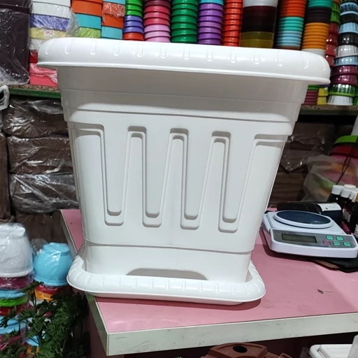 تصویر 1 از قیمت گلدان پلاستیکی ساده کلاسیک