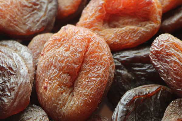 تصویر 5 از قیمت خرید آلو بخارا خشک طرقبه‌ + فروش ویژه