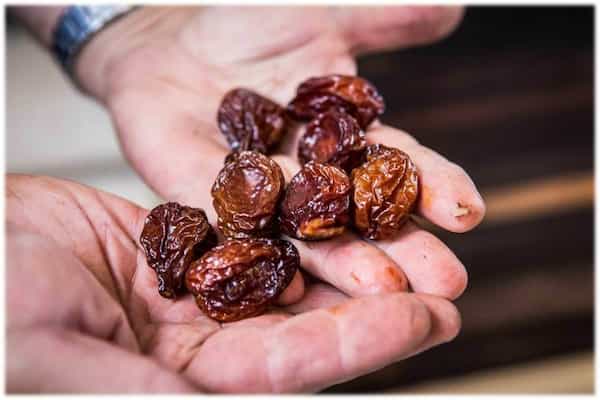 تصویر 2 از قیمت خرید آلو بخارا خشک دودی عمده به صرفه و ارزان