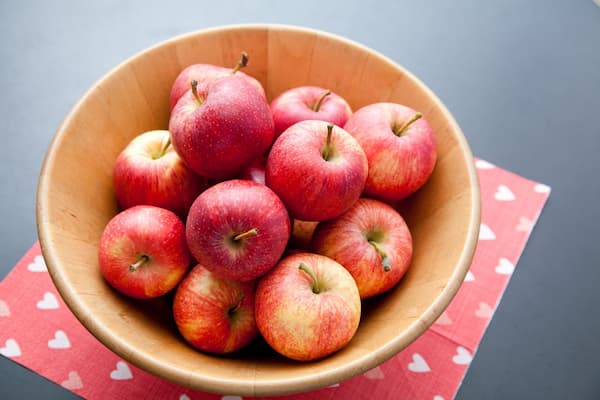 تصویر 1 از خرید و قیمت سیب قرمز هانی کریسپ + فروش عمده